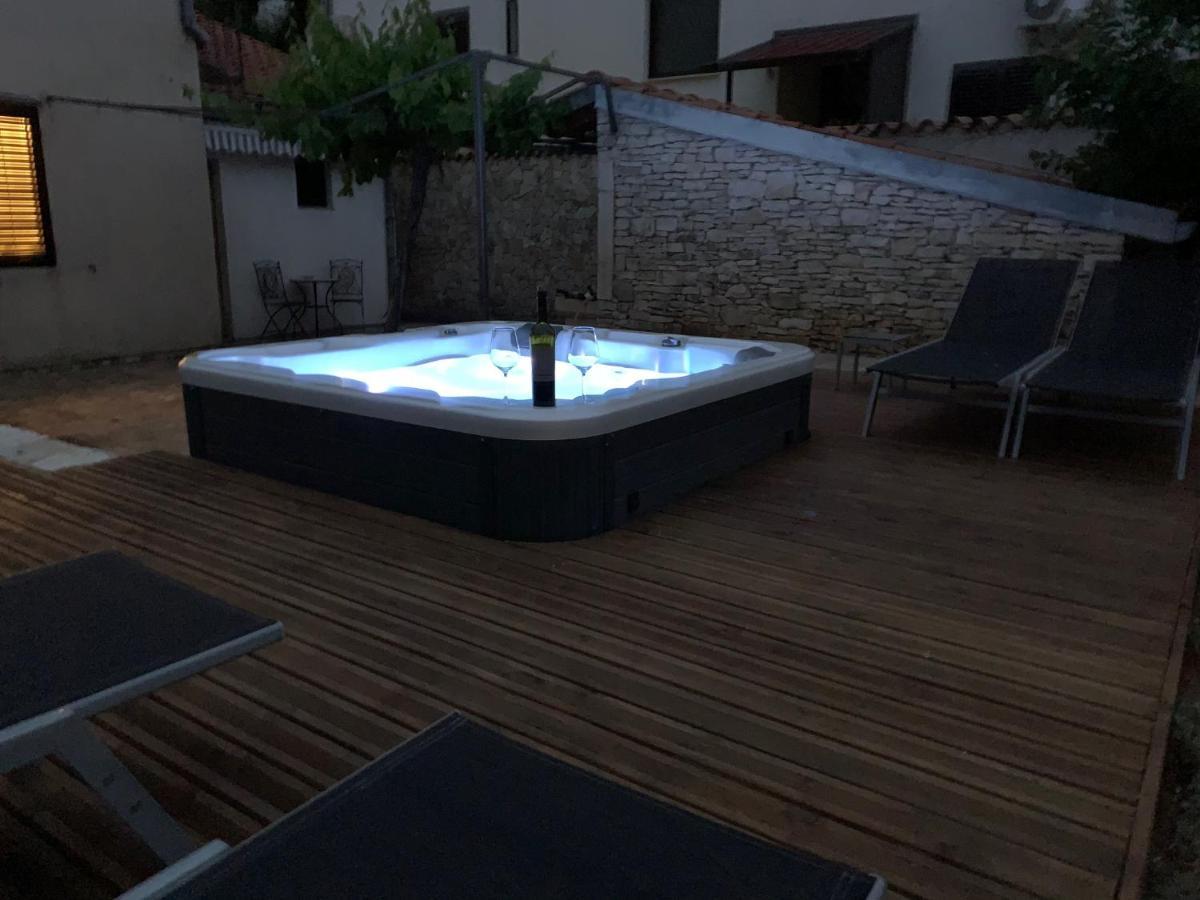 Studios Barre With Jacuzzi Rovinj Exterior foto